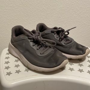 Girls Nike tennis shoes gray